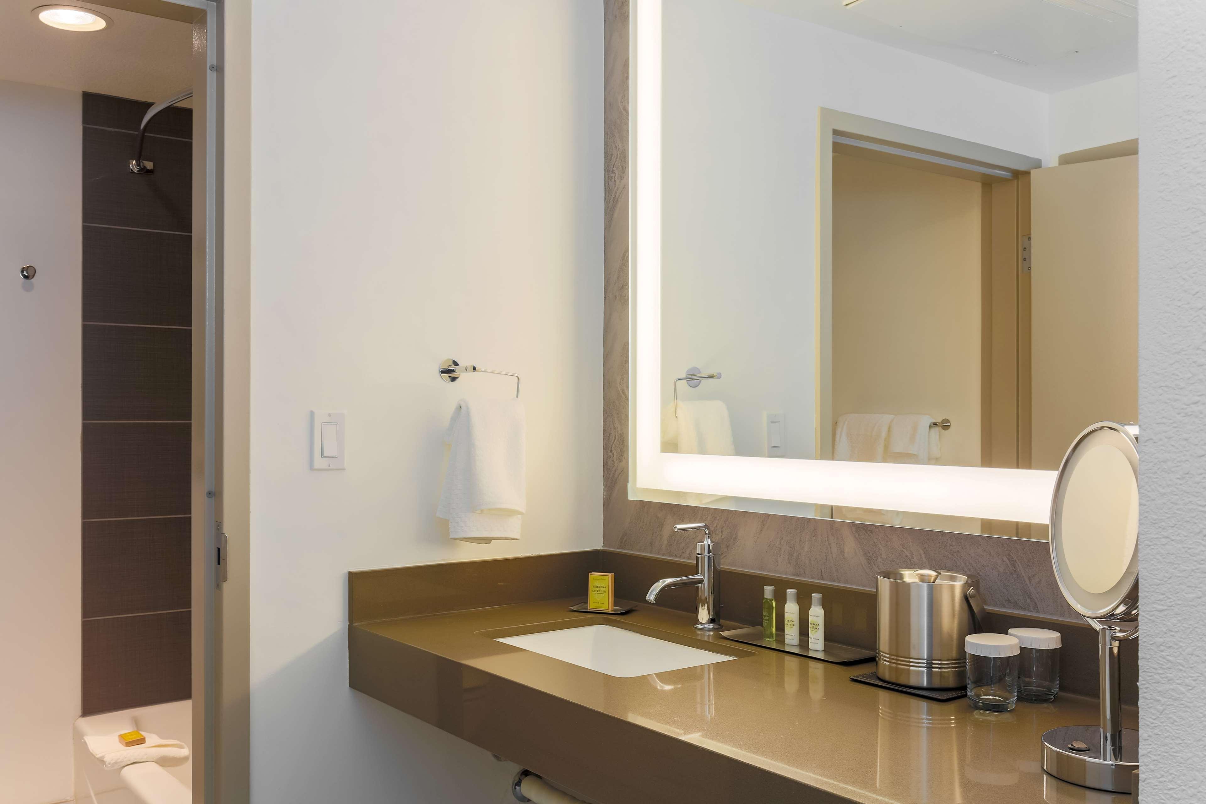 Doubletree Suites By Hilton Hotel Sacramento - Rancho Cordova Εξωτερικό φωτογραφία